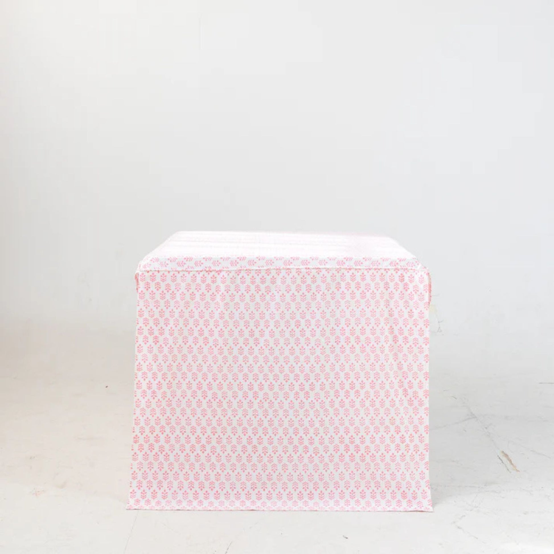 Tablecloth - Pink and White